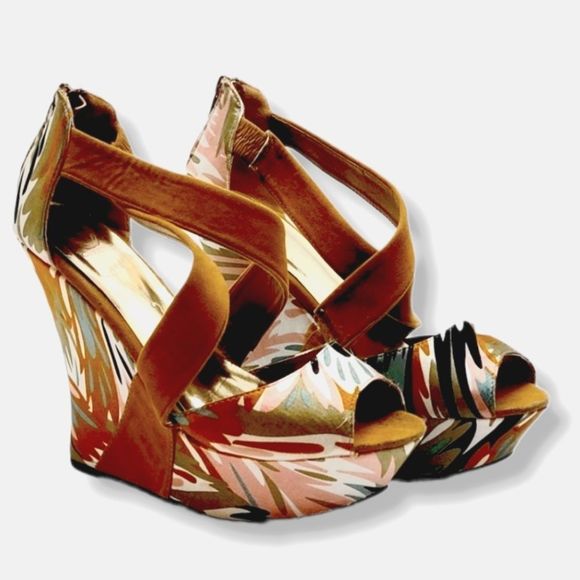 RED CIRCLE MULTICOLOR WEDGE HEELS SIZE 8.5M - Picture 1 of 11